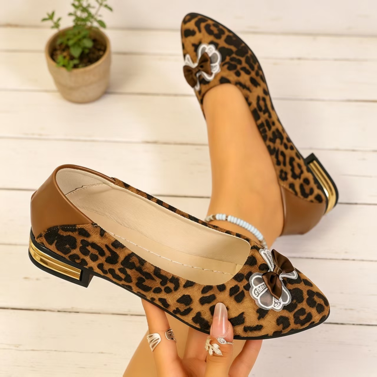 Heels - Sonbahar Modası Sivri Burunlu Düşük Blok
